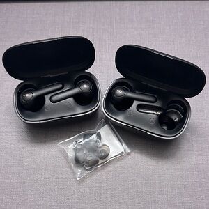 Soundcore - Wireless Black Earbud Headphones